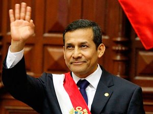 Abuchean y agreden a Ollanta Humala en el estadio por derrota de Perú ante Uruguay