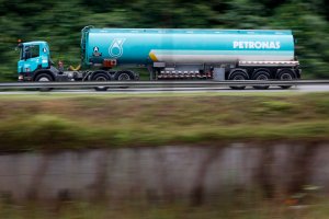 Petronas enfrenta posibles obstáculos para salir de Venezuela