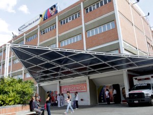 Se inunda sala de emergencia del Hospital Pérez de León II por lluvias