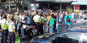 Protestan en Altamira por el mal servicio del Metrobús hacia El Hatillo