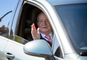 El rey Juan Carlos saldrá mañana del hospital tras la operación de cadera