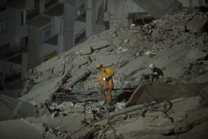 Ubican cuerpo entre los escombros del derrumbe en Colombia (Fotos)