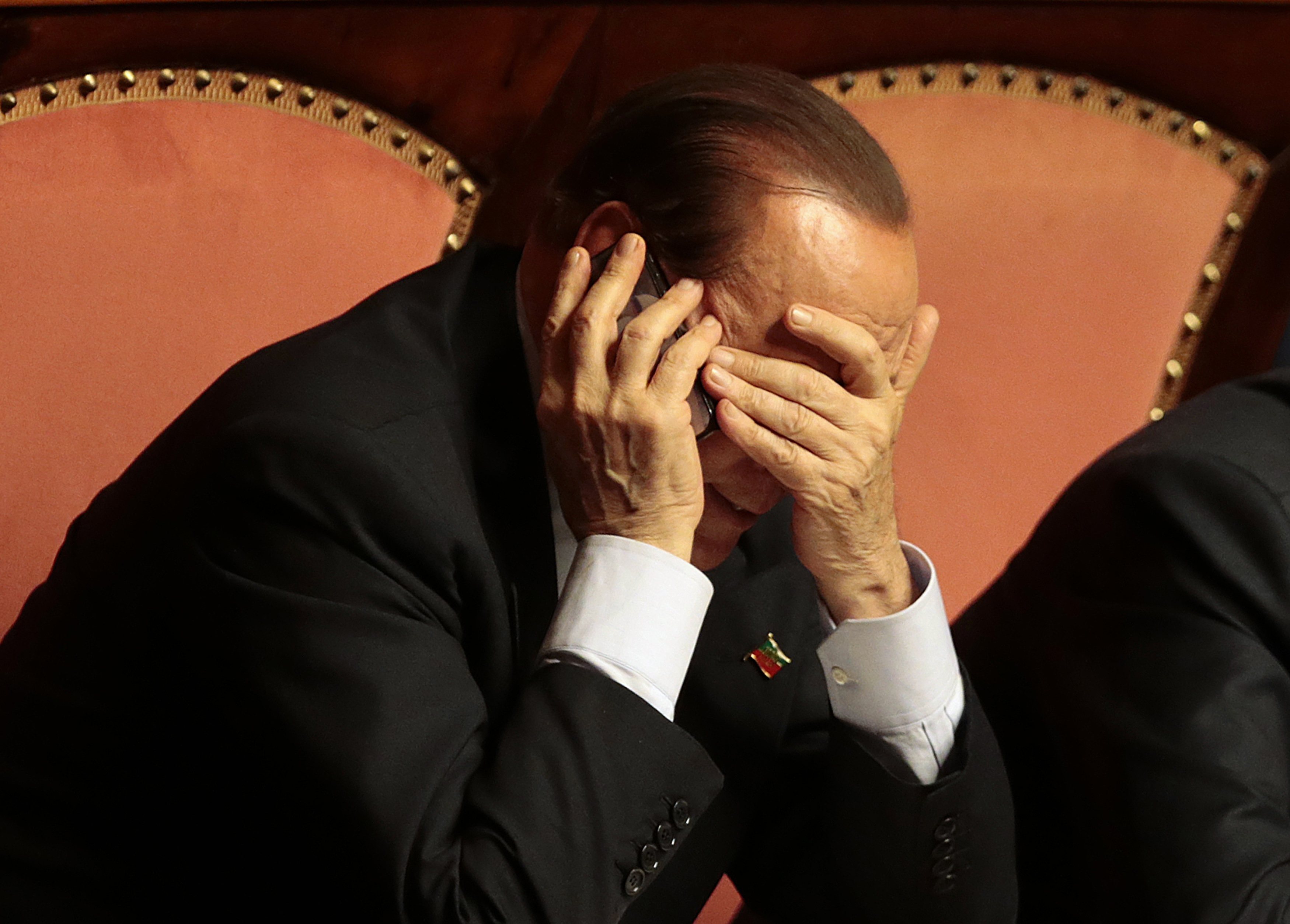 Comisión parlamentaria propone expulsión de Berlusconi