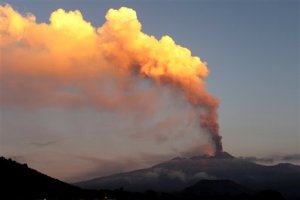El Etna hace erupción; no se reportan heridos