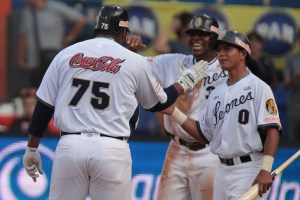 Leones y Caribes se acercan a la punta en el béisbol venezolano