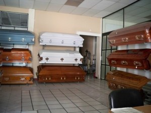 Sundecop pondrá margen de precios a servicios funerarios