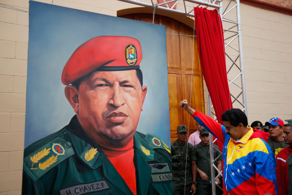 Venezolanos libran sus propias batallas tras un año de la muerte de Chávez