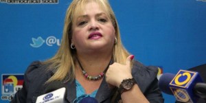 Marianela Fernández: Este gobierno de Maduro nos está dejando en la calle