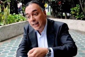Orlando Ochoa: “El problema económico está supeditado a una salida política” (entrevista)
