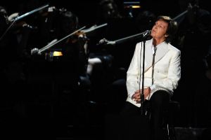 Paul McCartney asegura que ‘habla’ con John Lenon