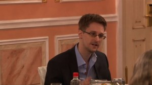 Primera aparición de Snowden (Video)
