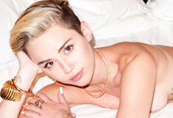 Era inevitable… Miley Cyrus mostró sus senos (topless oficial)