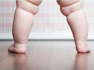 La obesidad infantil y sobrepreso disminuyen con la lactancia