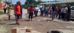 Familias en Aragua protestan por fallas en el servicio de agua