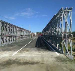 Abrieron el paso vehicular por puente provisional en Boca de Uchire (Fotos + Video)