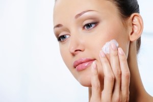 Cuidados antiarrugas para mujeres de 20 a 30 años