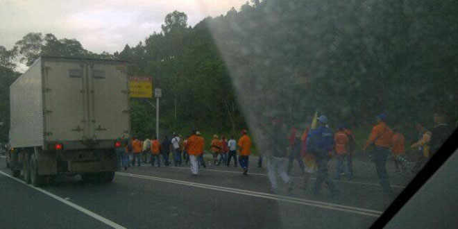 Trabajadores de Dianca marchan por la bajada de Tazón