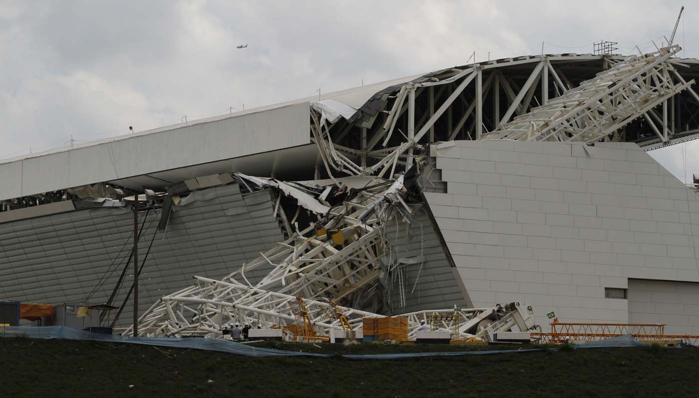 Así quedó el estadio del Mundial tras accidente (Fotos y Video)