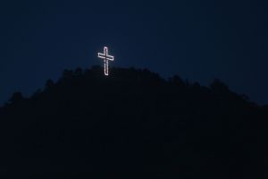 Hoy encienden la Cruz del Ávila para dar inicio a la Navidad