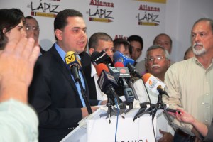 Antonio Ecarri retira su candidatura a la alcaldía de Libertador