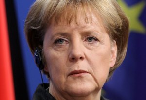 Snowden le explicará a Angela Merkel cómo la espiaron