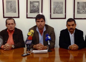 “Oficialismo cambió parlamentarismo de calle por entregar la AN a Miraflores”