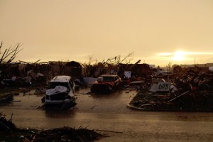 Letal tormenta y tornados golpean a zona central de Estados Unidos