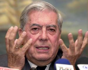 Mario Vargas Llosa: ¡Vacíen los anaqueles!