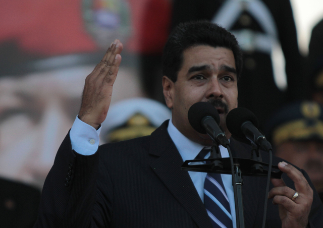 Maduro anunció bono navideño y nuevo ajuste salarial para militares