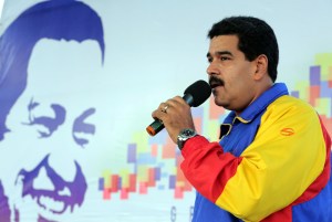 Maduro sobre el 8D: Aquel que salga a desconocer y quemar un caucho será detenido
