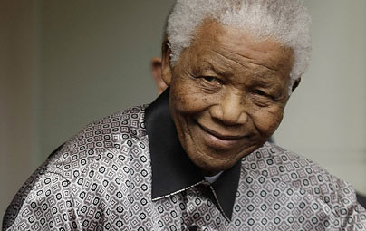 Mandela no puede hablar y se comunica por signos