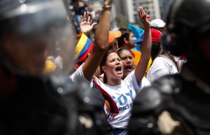 Miles de venezolanos planean marcha “autoconvocada” contra Maduro