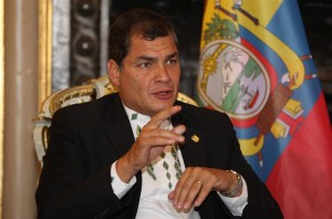 Correa excluye a redes sociales de control de medios en Ecuador