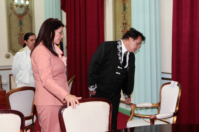 “Juanga” y la silla de Chávez (Fotos)