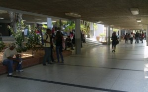 Reinician actividades en las principales universidades del país