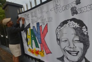 Levantan un muro de gratitud y amor global hacia Mandela en Soweto
