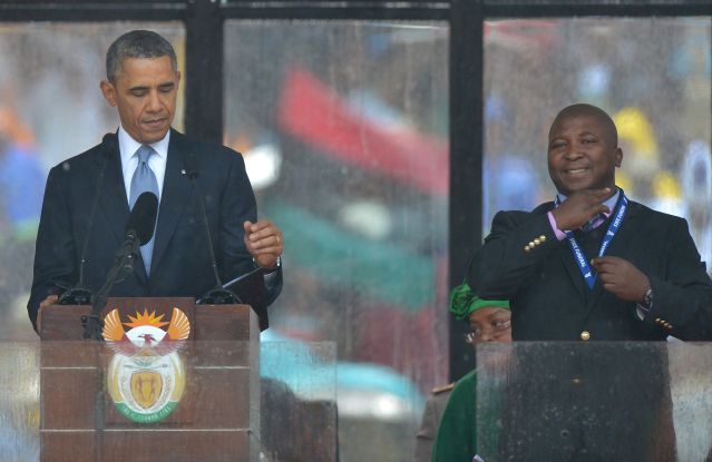 Sudáfrica admite posible error en elección de intérprete para sordos de homenaje a Mandela