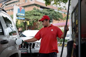 Gobierno dice que aumentará la gasolina a “precio razonable”