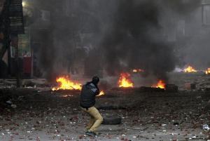 Estudiantes islamistas prenden fuego en dos facultades en El Cairo