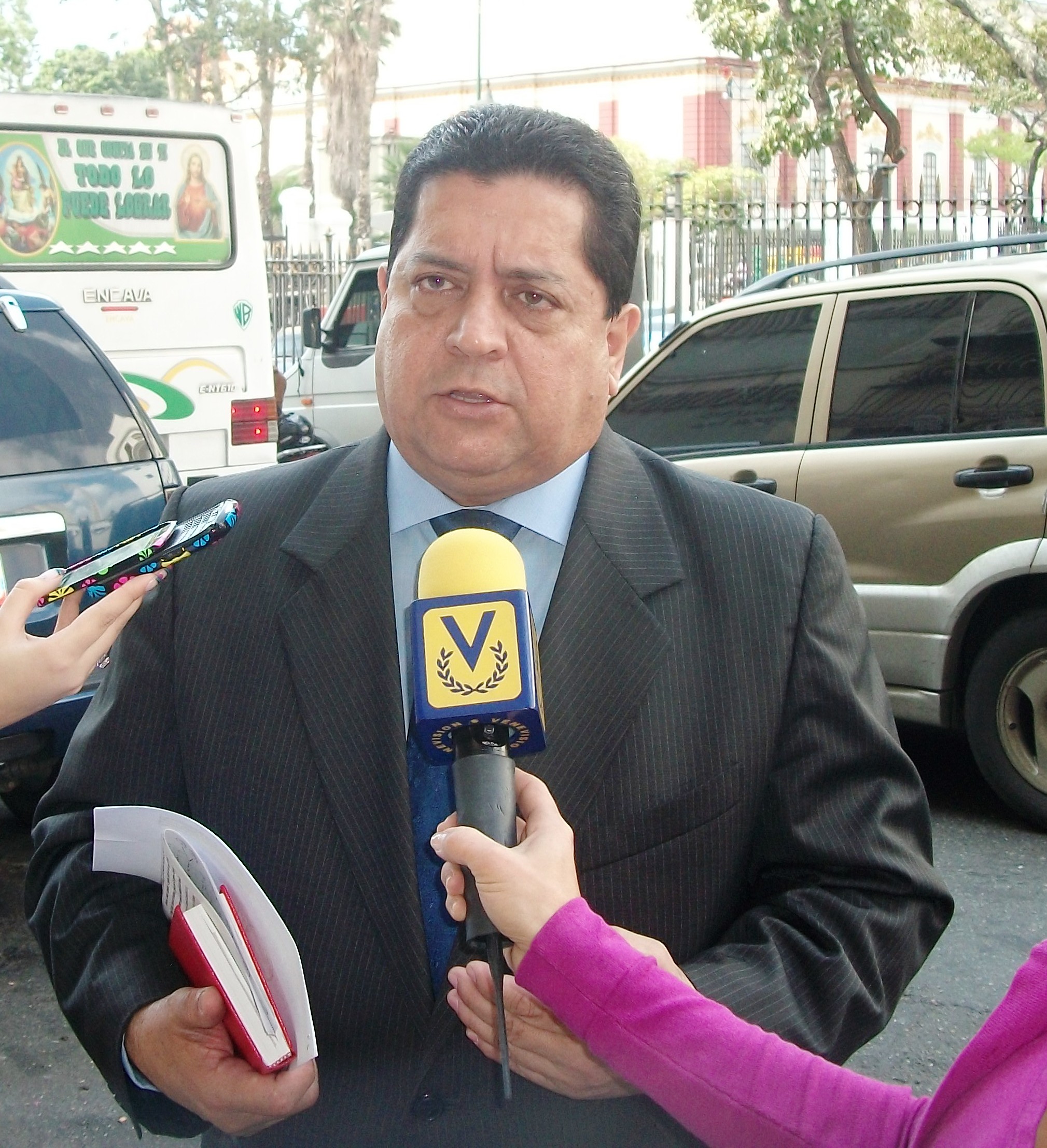 Zambrano solicita nuevamente dialogar con Maduro sobre presos políticos