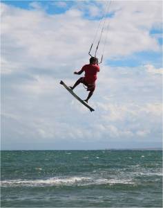 El kitesurf tiene sus protagonistas en playa El Yaque (Fotos)