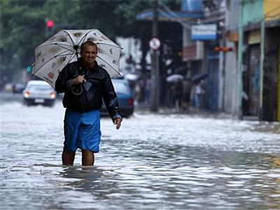 Al menos 19 muertos y más de 40 mil desalojados por lluvias en Brasil