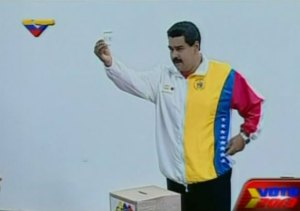 Maduro ejerció su derecho al voto