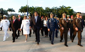 Militares toman el poder económico en Venezuela, aseguran analistas