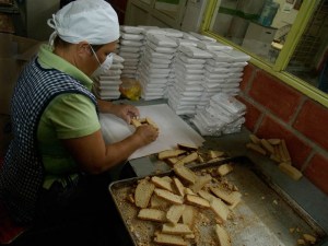 Escasez de harina disminuye producción de panelas en San Joaquín