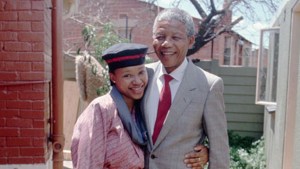 Hijas de Mandela se enteraron de muerte de su padre viendo una película