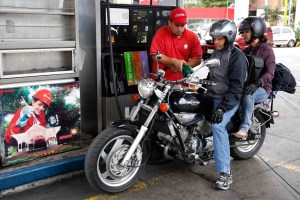 El precio promedio de la gasolina en América es 120 veces mayor al de Venezuela