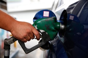 Discusión sobre el precio de la gasolina está diferida
