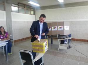 Hector Catalán denuncia violación de Ley de Procesos Electorales en El Hatillo