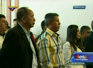 Alcaldes de oposición escucharon el Himno Nacional interpretado por Chávez (Video)